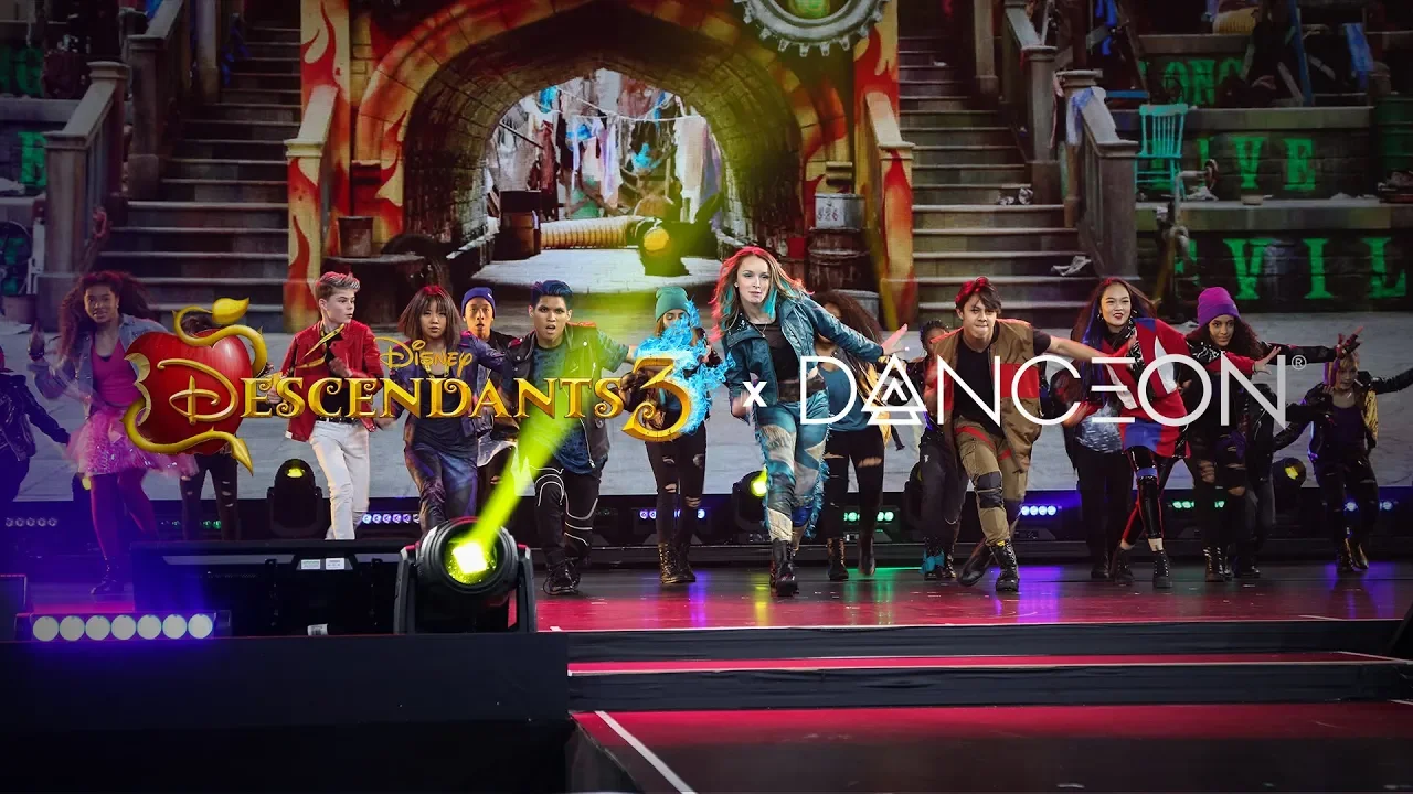 Descendants 3 x DanceOn VidCon Night of Awesome Performance