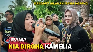 nia dirgha si ratu cengkok dengan penuh penghayatan menyanyikan kamelia bersama irama dopang
