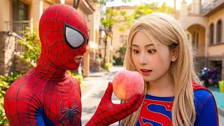 女超人想吃桃子，蜘蛛侠深情递上 #女超人 #funny #小天使 #cosplay