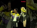 Download Lagu Bruno Mars Joins Rosé Onstage For A Surprise ‘APT.’ Performance