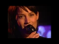 Download Lagu Jill Johnson sjunger ”Kärleken är” i Nyhetsmorgon 1998 - Nyhetsmorgon (TV4)