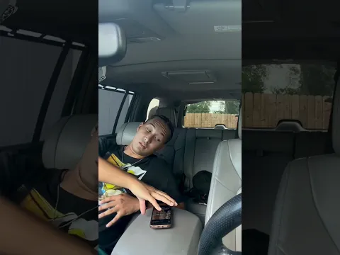 Leaving a picture of another girl in the car to see if my boyfriend would look.. 😂🍑