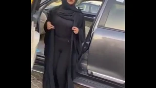 شاهذ هذه سعودية ماذا تفعل مع هذا سائق  شاهذ هذه سعودية ماذا تفعل مع هذا سائق