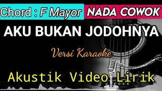 Download AKU BUKAN JODOHNYA - Tri Suaka Akustik Karaoke | Video Lirik Nada Cowok MP3