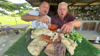 กระเพาะหมูต้มแบบบ่อกลับด้าน ขมอ่ำหล่ำจุ่มแจ่วซีฟู้ด | อิแอบแซบ