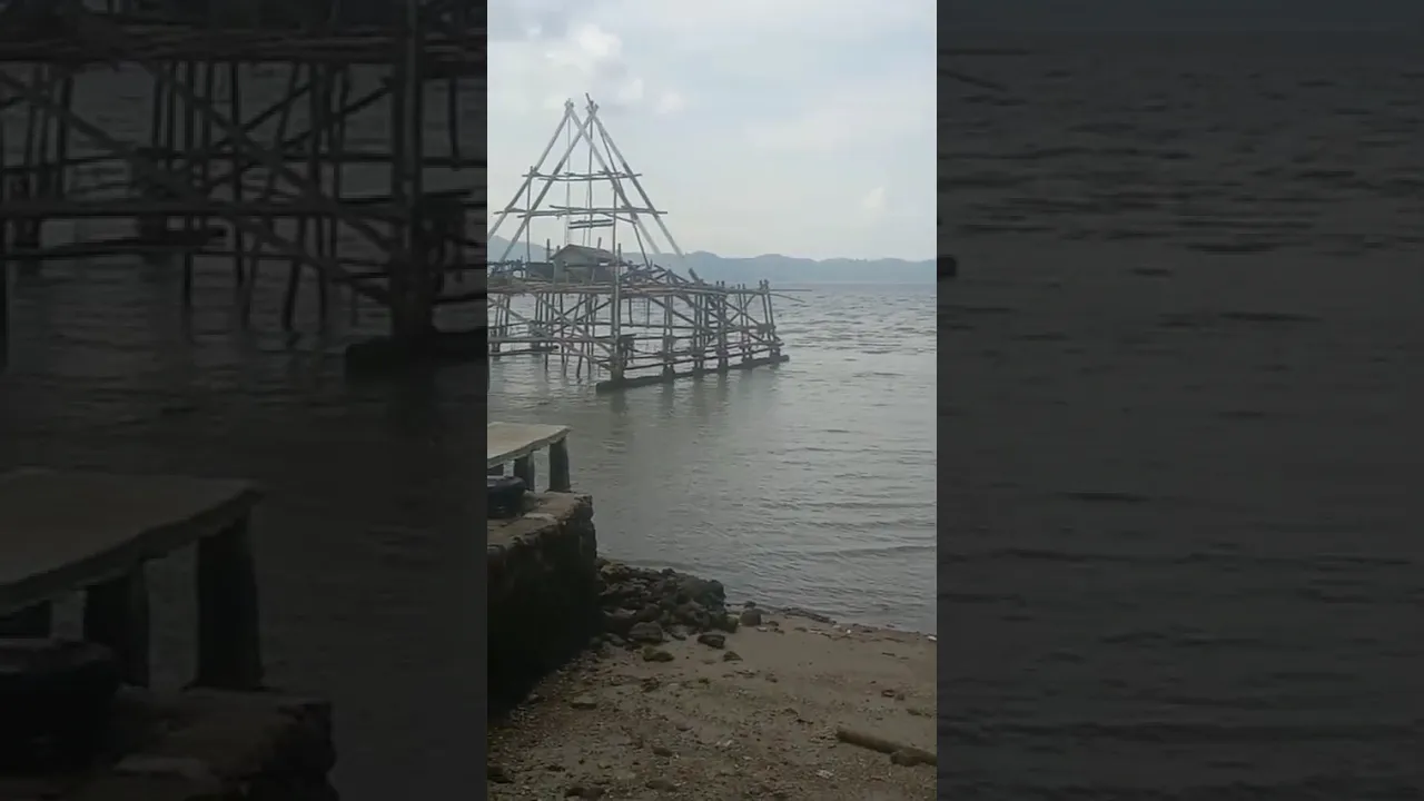 SUASANA DI TEPI LAUT