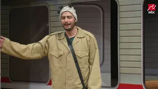 حامد الشراب بيقلد محمود الليثي في مسرح مصر بطريقة كوميدية 