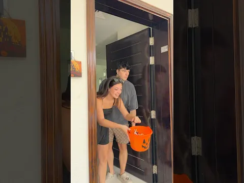 She really needs to keep his glasses on 🤦🏻‍♂️🤯 #halloween