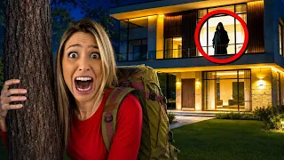 TEM UM ESTRANHO MORANDO NA MINHA CASA ESCONDIDO! *TIVEMOS QUE FUGIR!