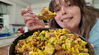 Here's what I eat in a day, as a 33 year old mom, who's living her best life!