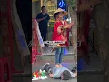 Masaje callejero en el Barrio Chino de Buenos Aires