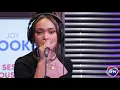 Joy Crookes - Feet don't fail me now  - Session Acoustique RFM