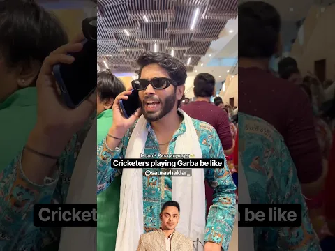 Garba or Dandiya? π #cricketshorts #teamindia #navratri #garba #shubmangill #rohitsharma