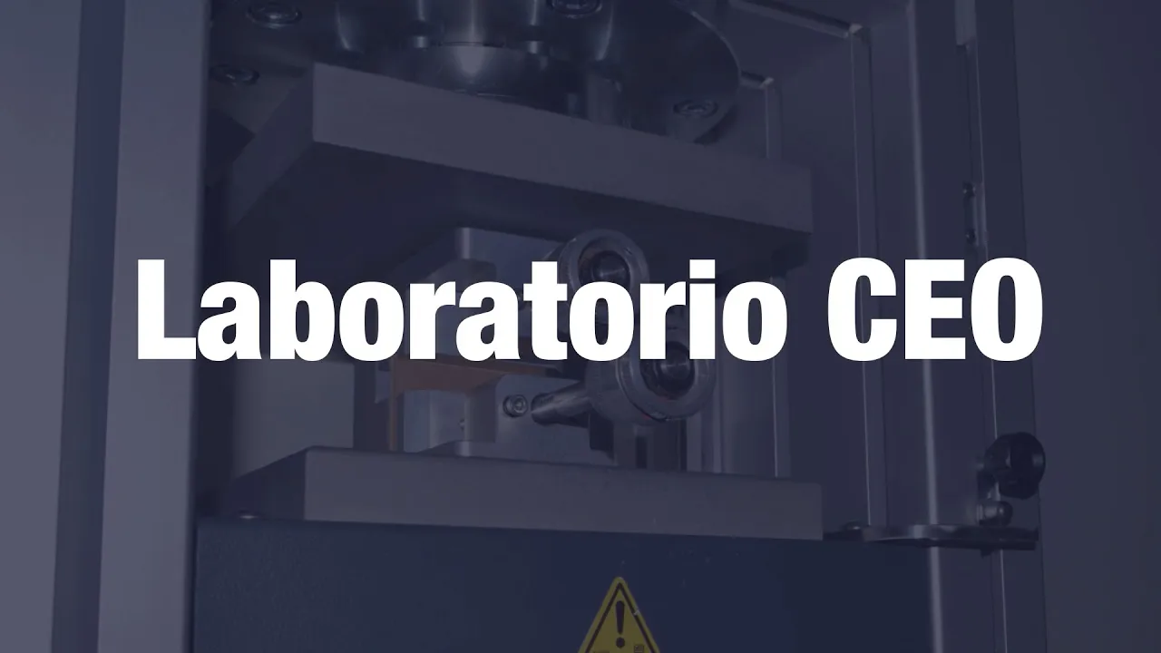 Prueba ECT, BCT, entre otras, en láminas y cajas de cartón corrugado CEO Company