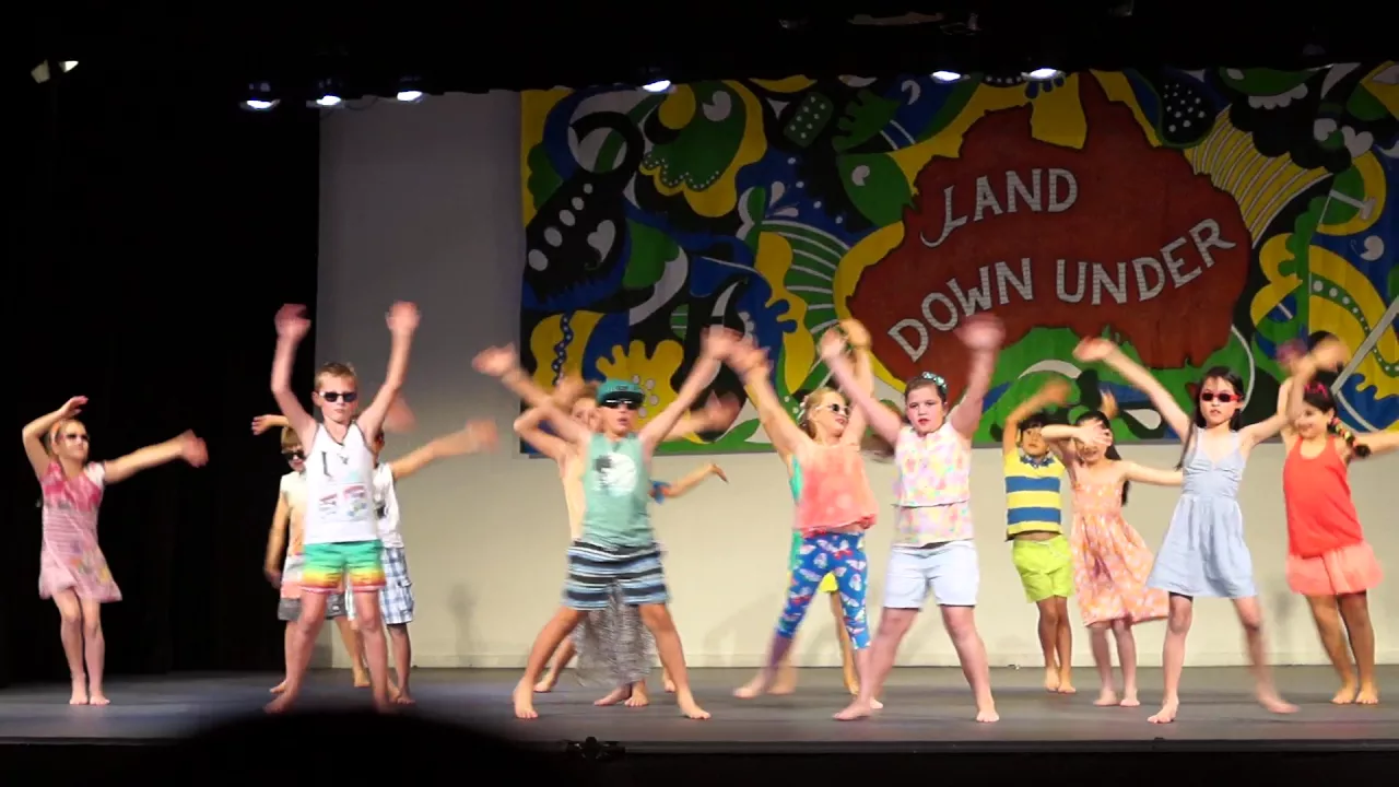 Primary School dance performance: Run to Paradise - class 3AW& 3F