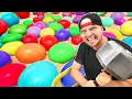Download Lagu Escaping 1,000 Layers GIANT WATER BALLOONS!