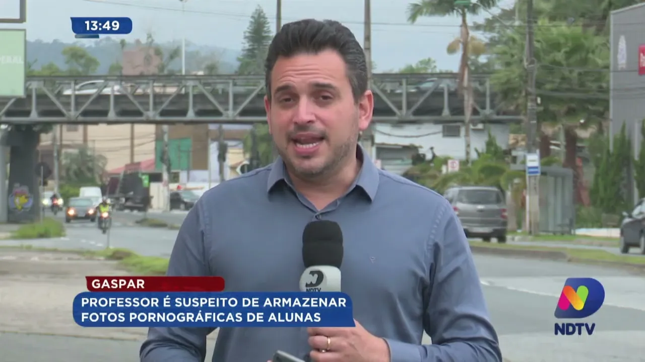 Gaspar: professor é suspeito de armazenar fotos pornográficas de alunas