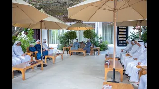محمد بن راشد يلتقي منصور بن زايد ويبحث معه عدداً من الموضوعات والقضايا المتصلة بالشأن الوطني