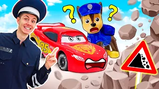 La police et les super-héros ! Jeux et aventures en ville pour enfants