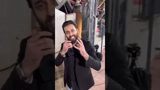 شاهد المكان الغريب الذي علق من خلاله المعلق لاوين على مباراة ديربي زاخو و أربيل في الدوري العراقي 