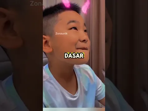 Anak iseng ngabisin coca cola