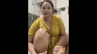 tante live ngangkang