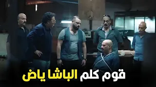 علي باب العمارة    اقوم ازاي يا غبي و انا متكتف فكني و انا اقوم    دندنها