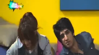 عبد الله يقلد الطلاب اغنية عن زينب وخطيبها أحمد هههه 