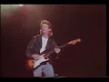 Huey Lewis and The News - Boys are back in town (live)