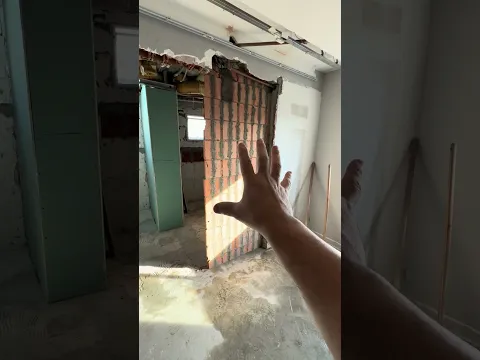 Porta embutida na parede