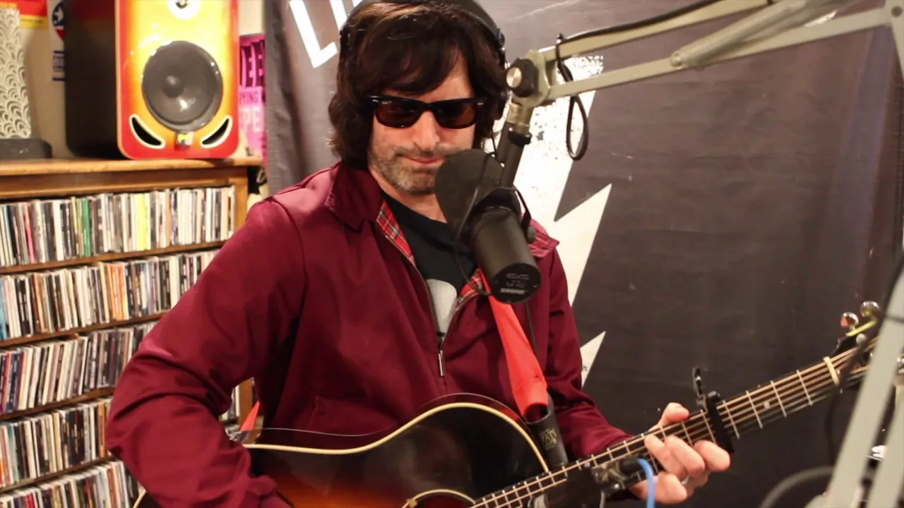 Pete Yorn performing "Crystal Village" live on Lightning 100 Pete Yorn performing "Crystal Village" live on Lightning 100