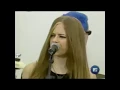 The First Time Avril Lavigne Sang 'Complicated' on TV