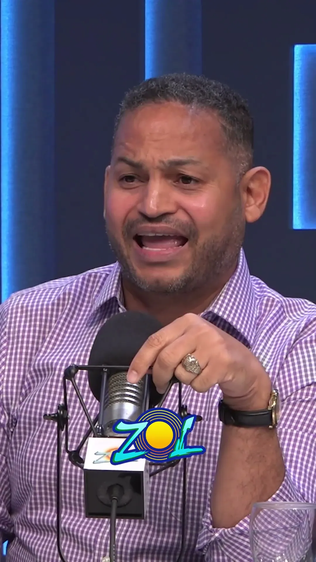 HAY UN ASESINO EN SERIE