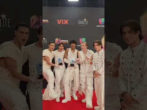 2/2 DUAAAAL 🔥🔥🔥¡Gracias por votar por nosotros en los Premios Juventud! @Univision #SANTOSBRAVOS