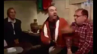 اقعد ياعم القرف هنا   اللمبي دندنها