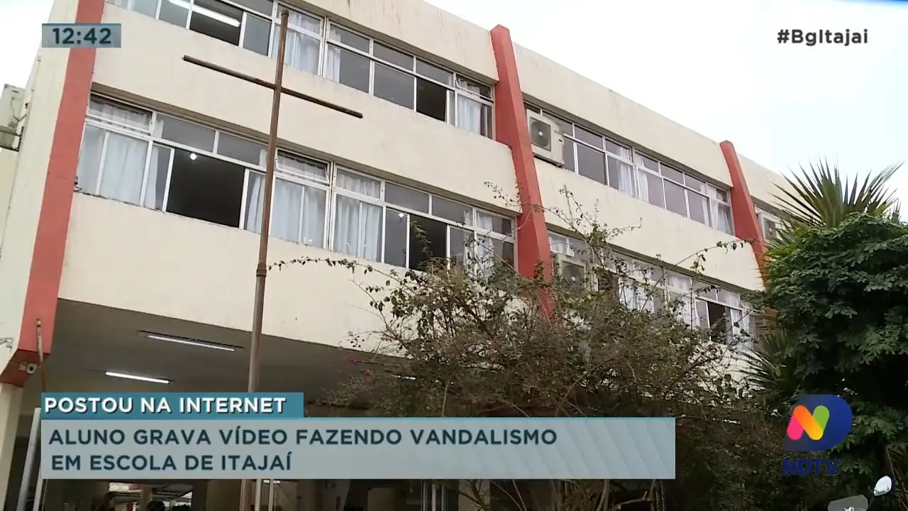 Aluno grava vídeo fazendo vandalismo em escola de Itajaí