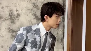 吳磊玩遊戲坑慘親姐 姐弟倆打鬧的背後滿是溫情 