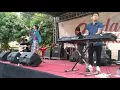 Download Lagu Vierratale - Intro, Seandainya, \u0026 Perih (Medley) live at SMAN 102 (widi scream diatas panggung)