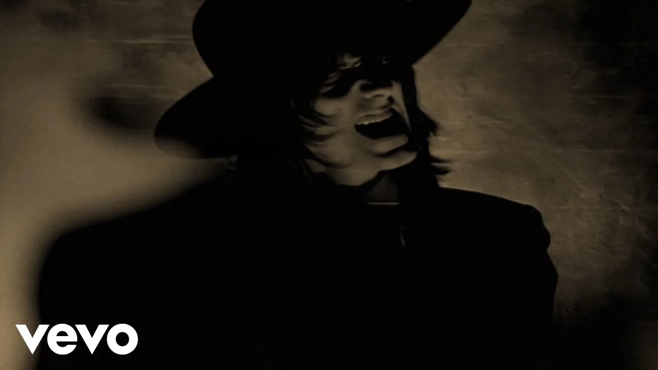 The Black Crowes - She Talks To Angels (Official Video) The Black Crowes - She Talks To Angels (Official Video)