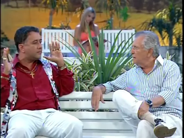 PAULINHO GOGÓ 14 03 13 A PRAÇA É NOSSA SHOW ERÓTICO COM SUPER VALDIR
