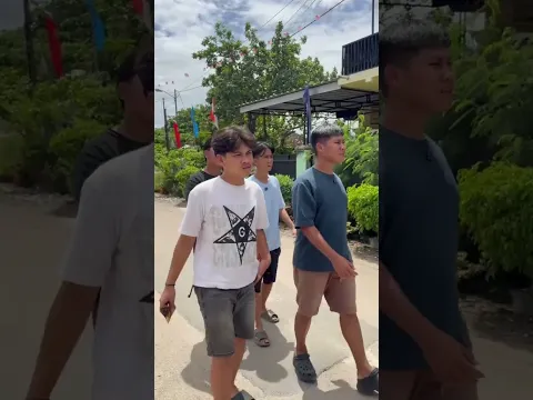 balap karung pakai helm🗿