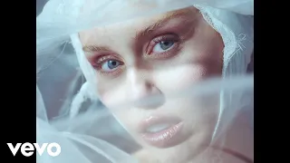 Miley Cyrus - Secrets ft Lindsey Buckingham Mick Fleetwood