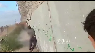 إطلاق نار مباشر من نقطة صفر تجاه قناص إسرائيلي من قبل شاب فلسطيني اليوم في غزة 