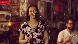 بتمر ساعات بعد لقانا وروح لوجودك عطشانه اغنيه ورده 