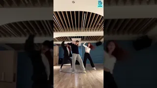 Download Itzy’s Ryujin, Chaeryeong, and Yeji Dance to NCT’s ‘Boss’ | VLIVE MP3