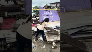 Reconstruyendo un hogar de abuelitos después del terremoto 