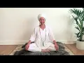 10-minute kundalini yoga wake-up practice | Happy chakras! | Yogigems