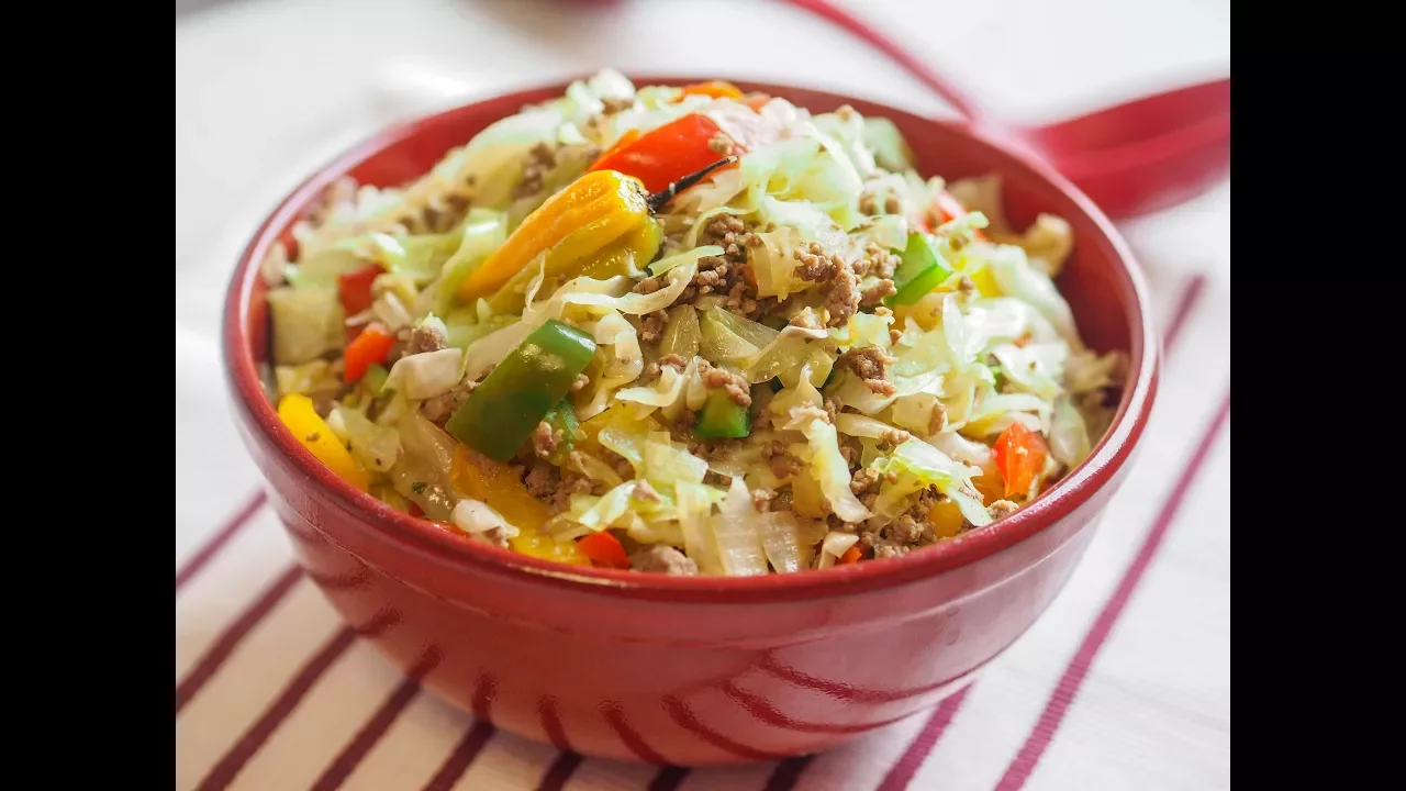 BEEFY STIR-FRIED CABBAGE I SUPA COOKING CLASS I EP. 19 I AFRICAN KETO SERIES I WEEK 3