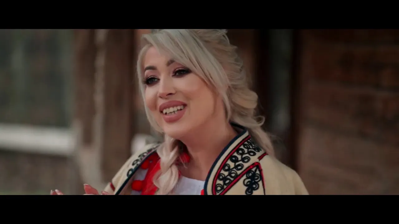 LAURA - Colinde noi COLAJ 2021