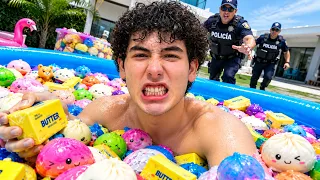 Llené una PISCINA de SQUISHYS y la policía me REGAÑÓ 